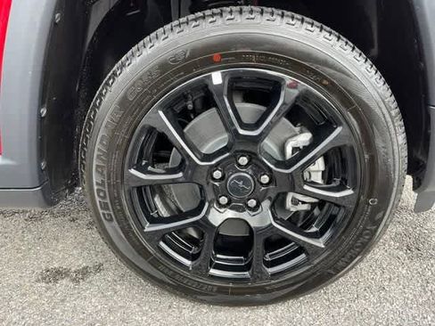 New 2025 Jeep Compass Latitude w/ Convenience Group image 32