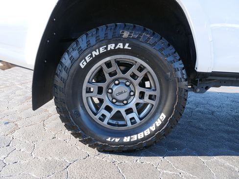 Used 2020 Toyota 4Runner SR5 image 11