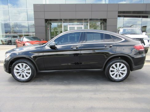Used 2020 Mercedes-Benz GLC 300 4MATIC Coupe image 3