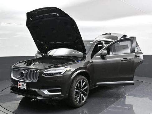 New 2025 Volvo XC90 B6 Plus w/ Protection Package Premier AWD/4WD image 49