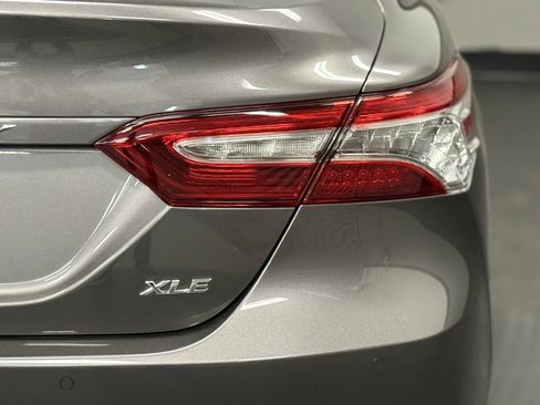 Used 2020 Toyota Camry XLE image 13