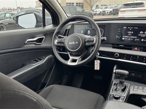 Used 2023 Kia Sportage LX image 15