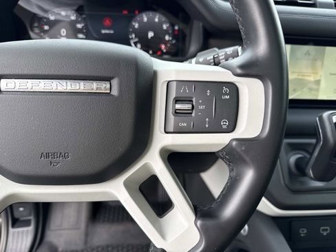 Used 2024 Land Rover Defender 110 S image 31