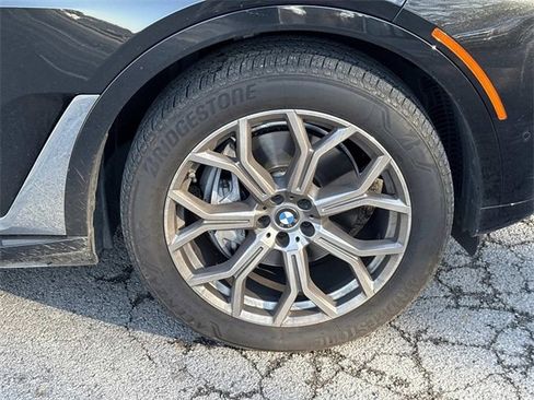 Used 2023 BMW X7 xDrive40i w/ Executive Package image 9