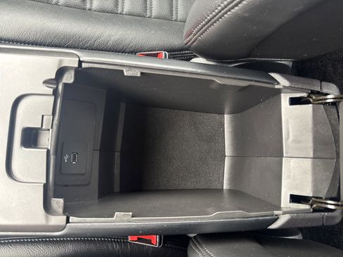 Used 2018 Ford Fusion SE image 25