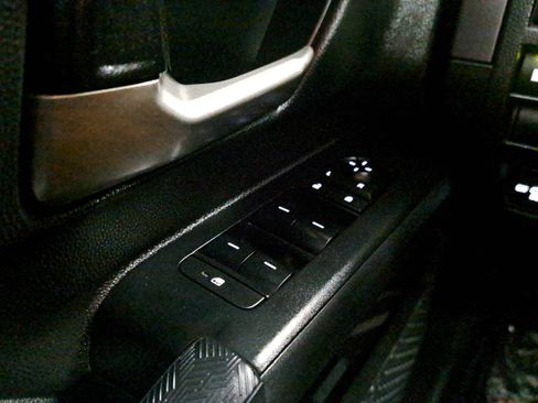 Used 2024 Toyota Tacoma TRD Off-Road image 27