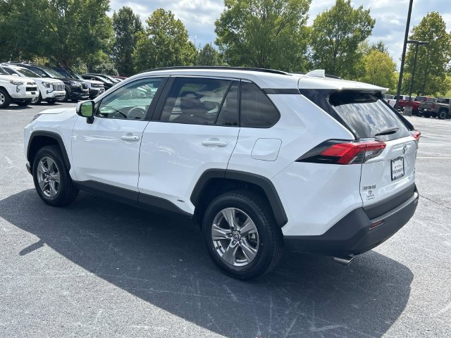 Used 2025 Toyota RAV4 XLE AWD/4WD image 6
