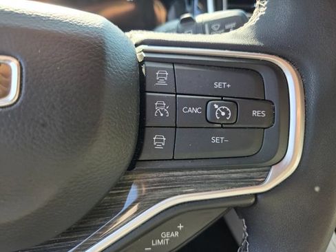 Used 2022 Jeep Wagoneer Series II w/ Convenience Group I AWD/4WD image 35