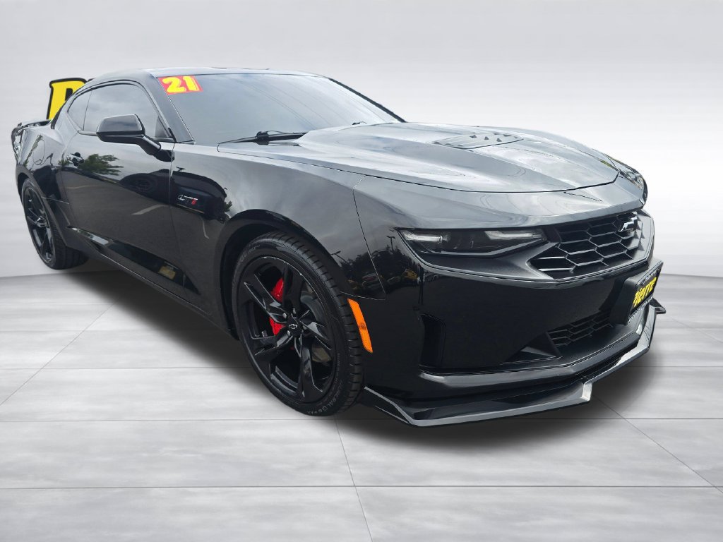 Used 2021 Chevrolet Camaro LT w/ Technology Package RWD image 7
