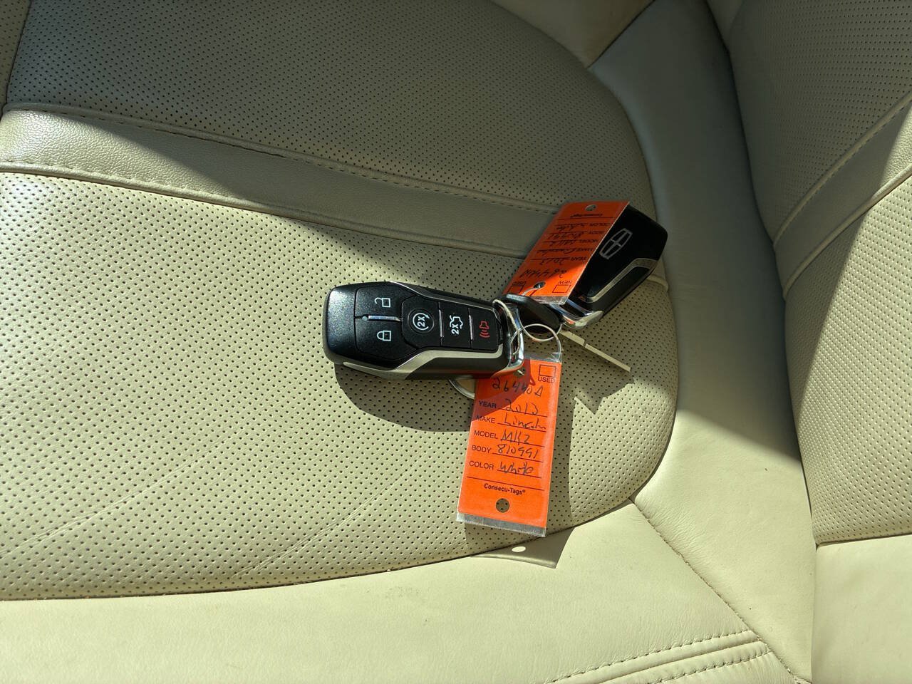 Used 2013 Lincoln MKZ FWD image 13