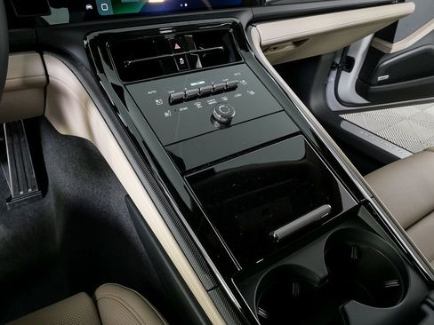 New 2026 Porsche Panamera image 18