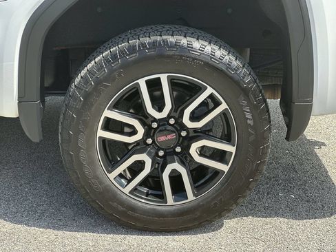 Certified 2021 GMC Sierra 1500 AT4 w/ AT4 Value Package AWD/4WD image 32