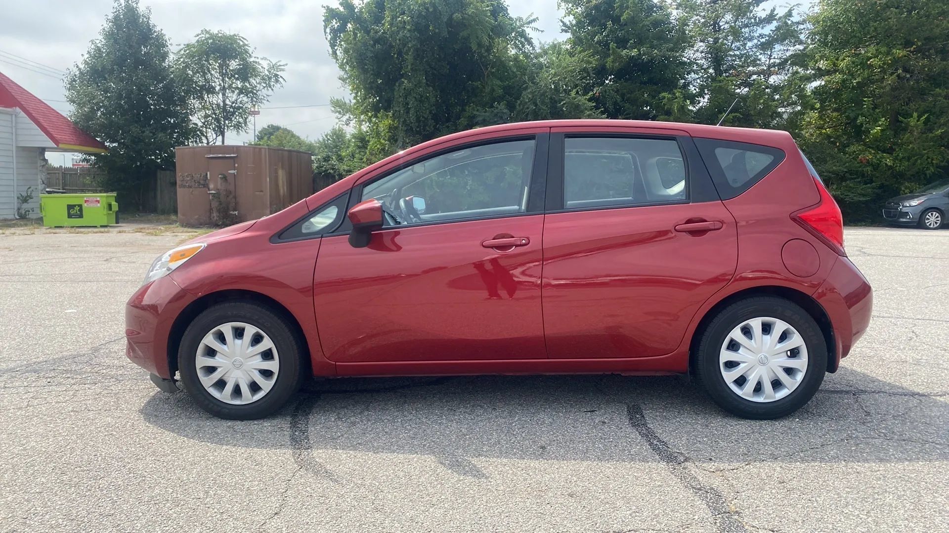 Used 2015 Nissan Versa Note SV w/ SV Convenience Package FWD image 2