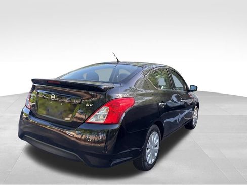 Used 2019 Nissan Versa SV FWD image 5