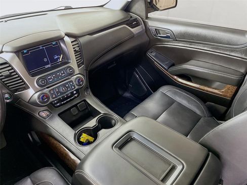Used 2018 Chevrolet Suburban LT AWD/4WD image 28