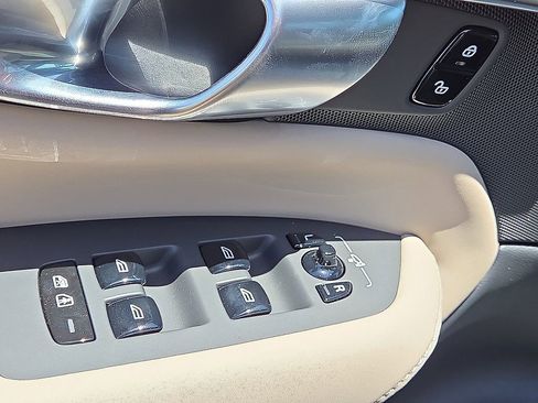 New 2026 Volvo XC90 B5 Core image 19