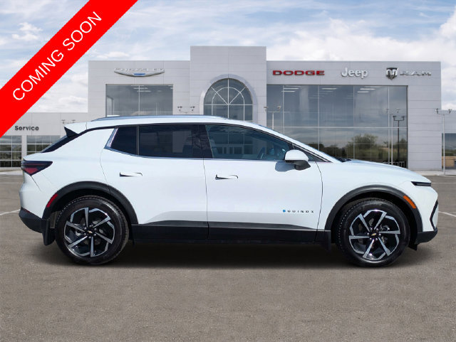 Used 2026 Chevrolet Equinox EV LT FWD image 2