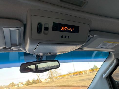 Used 2005 Nissan Titan LE w/ (U01) Nissan Navigation Pkg image 28