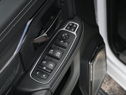 Used 2024 RAM 2500 Limited AWD/4WD image 15