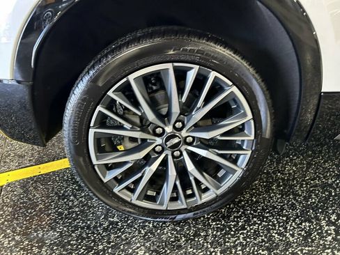 Used 2025 Cadillac XT4 Sport AWD/4WD image 10