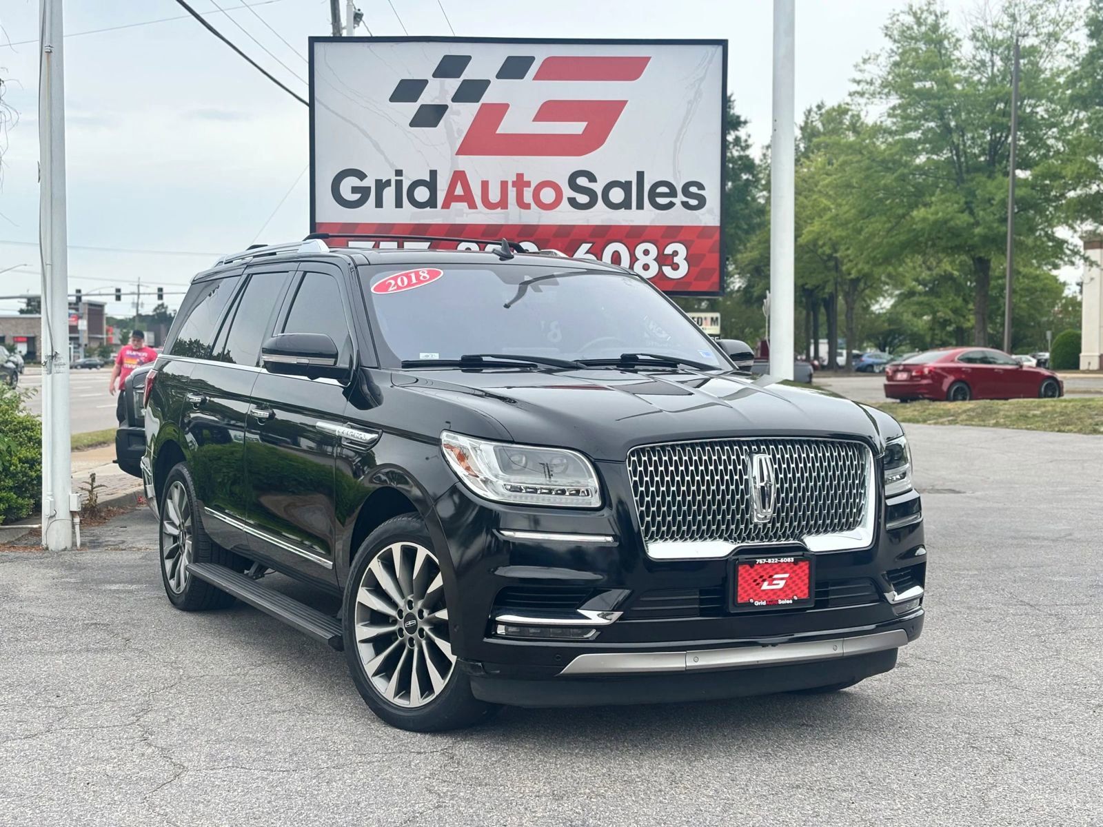 Used 2018 Lincoln Navigator Select w/ Technology Package AWD/4WD image 1
