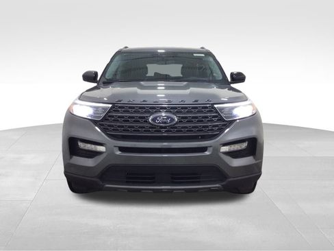 Used 2023 Ford Explorer XLT w/ Equipment Group 202A image 7