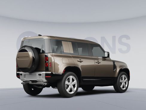 Used 2025 Land Rover Defender 110 S AWD/4WD image 4