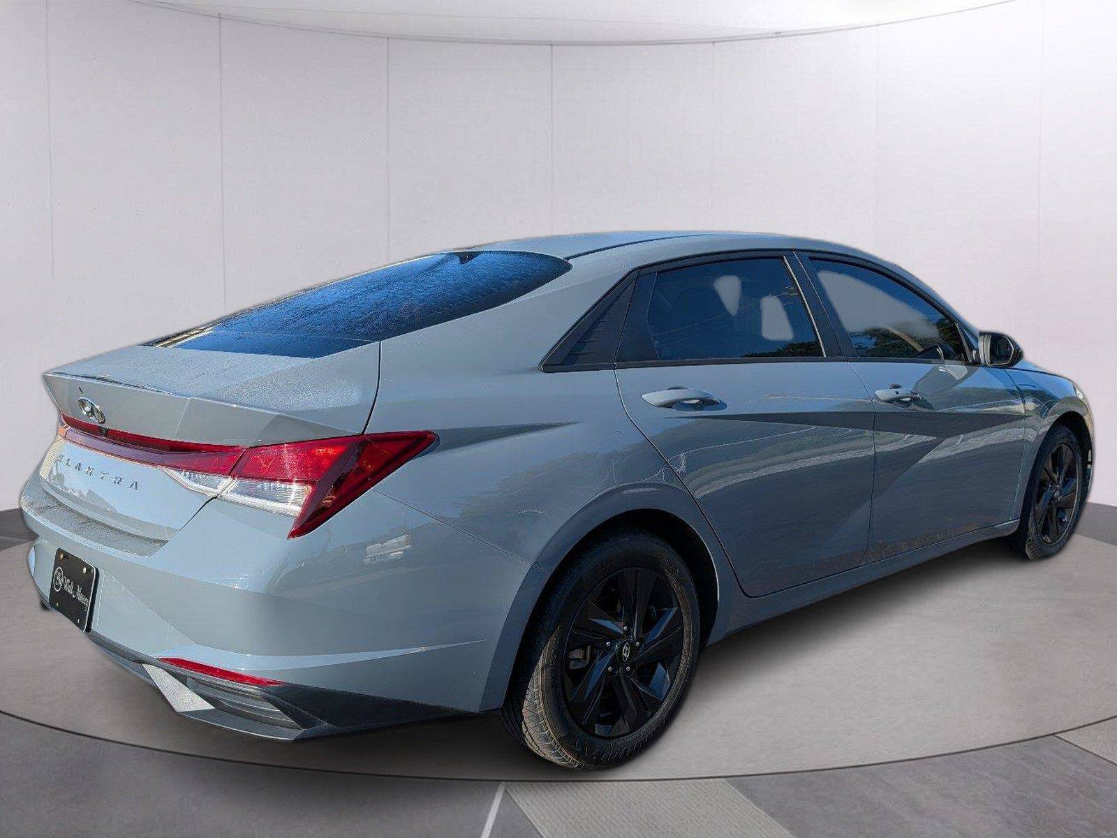 Used 2023 Hyundai Elantra SEL FWD image 7
