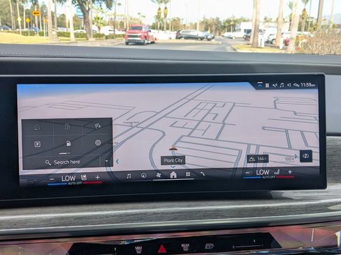 Used 2025 BMW 760i xDrive w/ Executive Package image 24