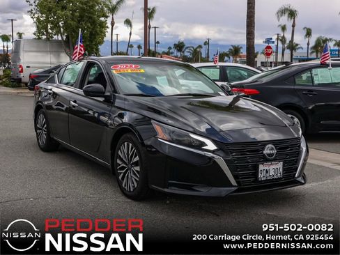 Used 2023 Nissan Altima 2.5 SV image 1