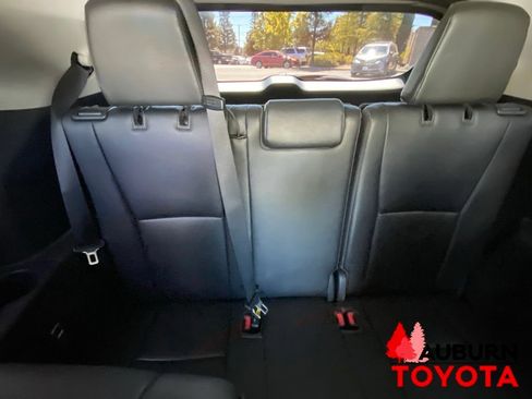 Used 2023 Toyota Highlander XLE AWD/4WD image 22