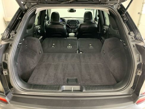 Used 2019 Jeep Cherokee Limited w/ Luxury Group AWD/4WD image 7