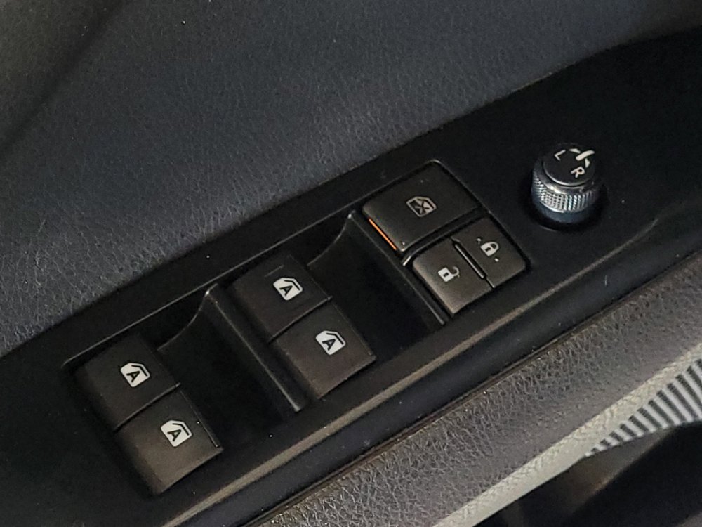 Used 2020 Toyota Camry LE FWD image 27