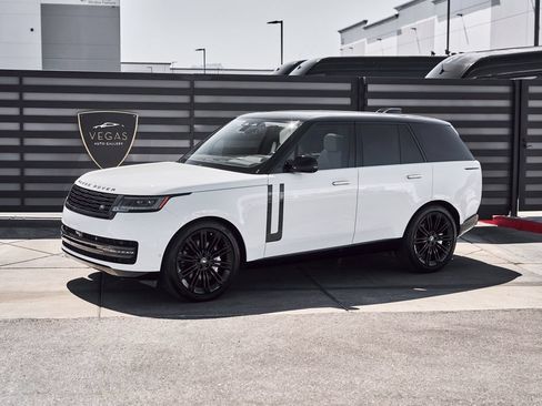 Used 2025 Land Rover Range Rover SE AWD/4WD image 5