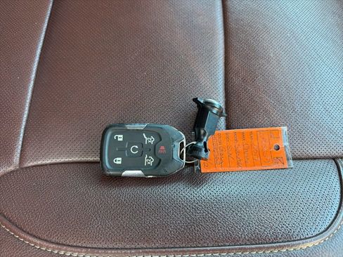 Used 2017 Chevrolet Suburban Premier image 38