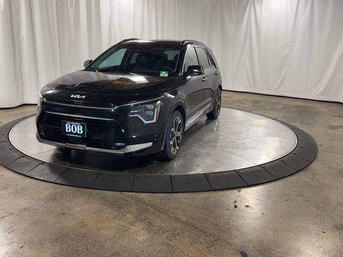 Certified 2025 Kia Niro SX Touring image 4