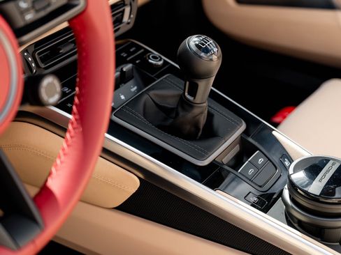 Used 2021 Porsche 911 Targa 4S Heritage Design image 24