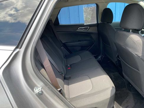 Used 2023 Kia Sportage LX image 30