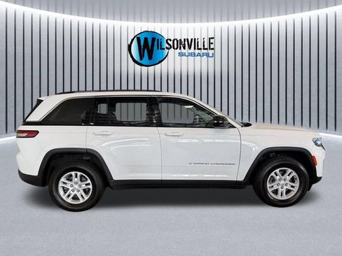 Used 2024 Jeep Grand Cherokee Laredo AWD/4WD image 14