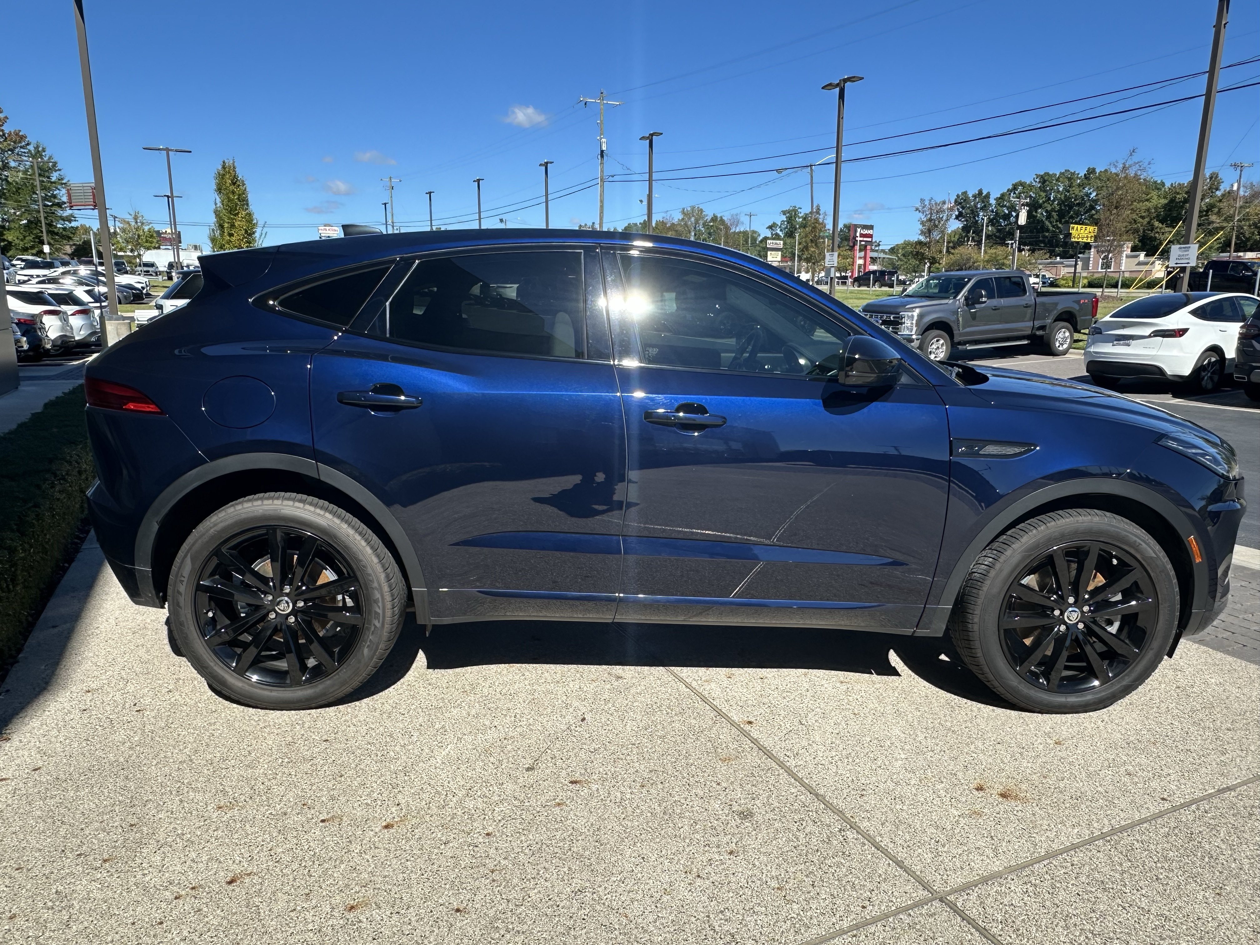 Used 2024 Jaguar E-PACE R-Dynamic SE AWD/4WD image 8