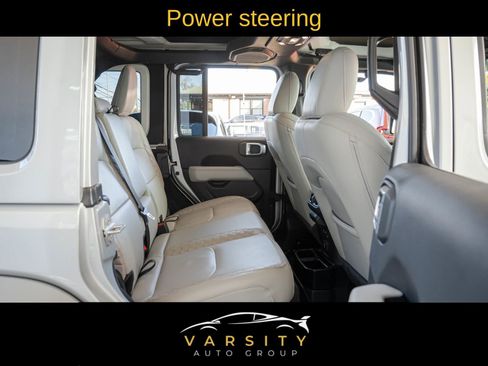 Used 2022 Jeep Wrangler Unlimited Sahara image 25