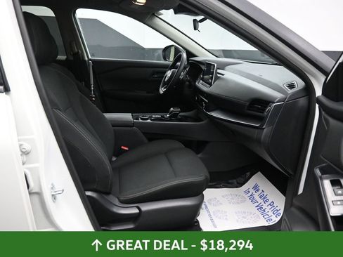 Used 2024 Nissan Rogue S image 22