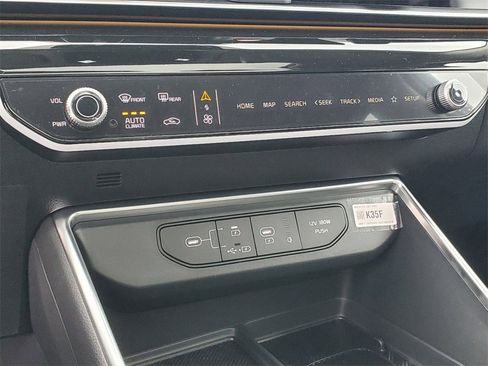 New 2025 Kia Carnival SX Prestige image 24