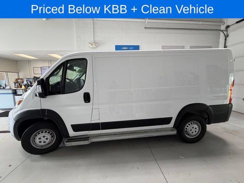 Used 2025 RAM ProMaster 2500 w/ U-Haul Equipment Group FWD image 4