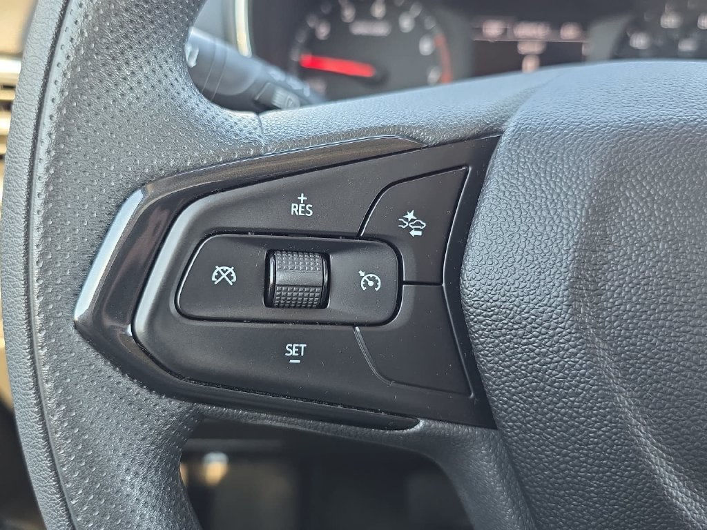 Used 2023 Chevrolet TrailBlazer LT FWD image 16