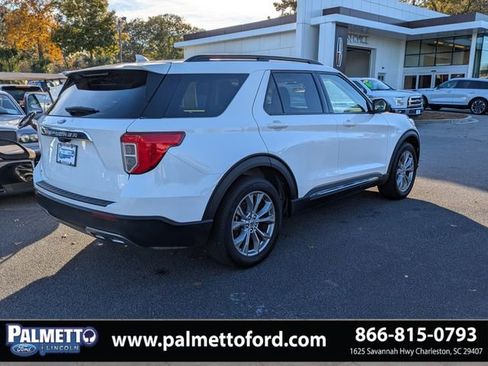 Used 2023 Ford Explorer XLT w/ Equipment Group 202A image 4