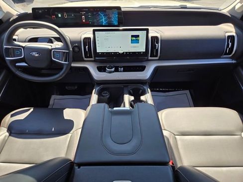 Used 2025 Ford Expedition Max Active AWD/4WD image 15