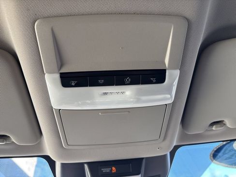 Used 2022 Nissan Rogue S FWD image 30