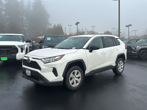 Certified 2025 Toyota RAV4 LE image 1