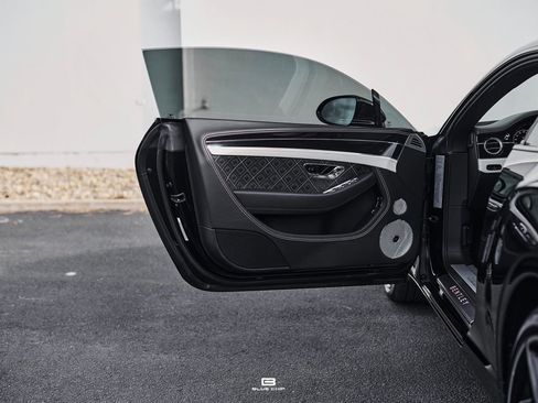 Used 2020 Bentley Continental GT image 29